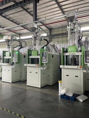 Water Cooling Vertical Injection Molding Machine With 2430Kg/Cm2 Injection Pressure