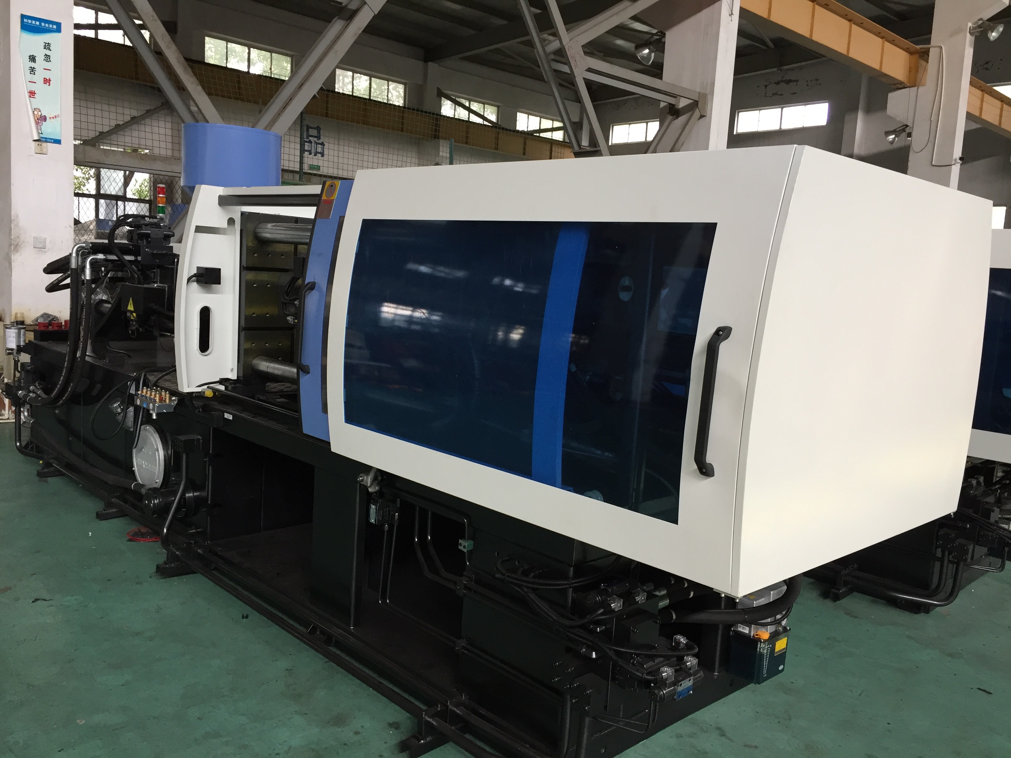 High Speed Two Shot Injection Molding Machines 180 Ton Energy Efficiency