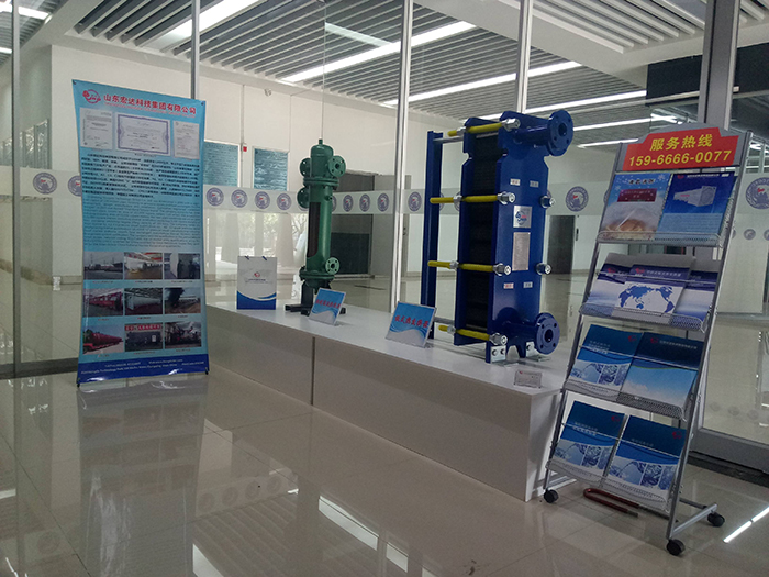 王忠林书记到星空体育最新官网（China）官方网站集团展位观展