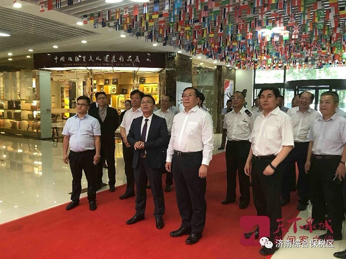 王忠林书记到星空体育最新官网（China）官方网站集团展位观展