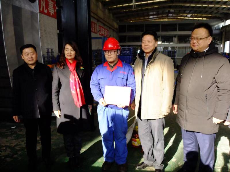 济南市总工会常务副主席傅金峰到星空体育最新官网（China）官方网站集团走访慰问