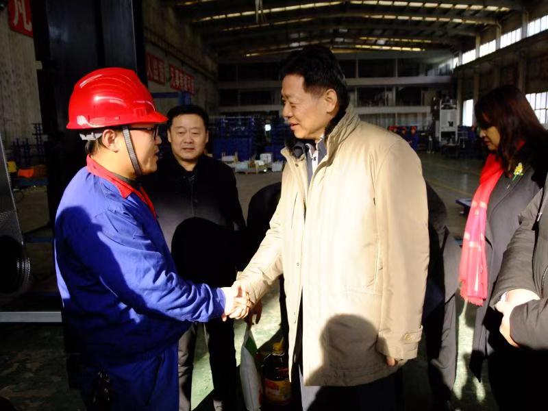 济南市总工会常务副主席傅金峰到星空体育最新官网（China）官方网站集团走访慰问