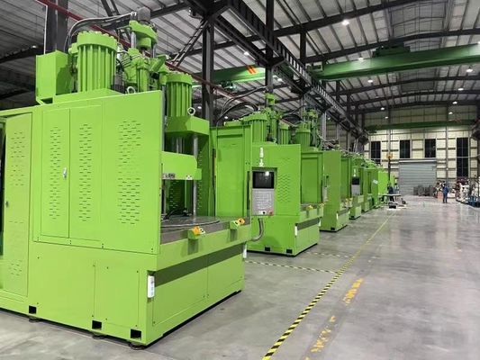 Green Industrial Injection Molding Machine 40t Clamping Force
