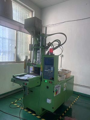 High Precision Vertical Injection Molding Machine For Customized Production
